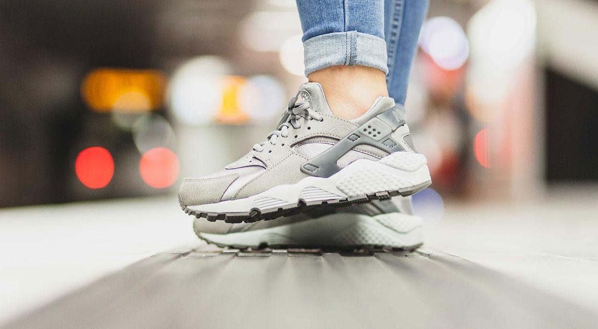 Nike W Air Huarache Run Prm Suede 